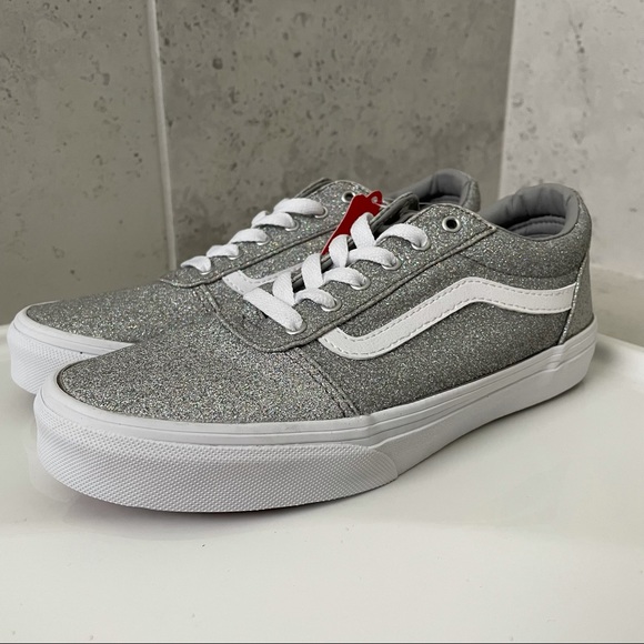 SOLD Vans Kids' Ward Low Top Sneaker Size 4 Youth - Picture 6 of 11